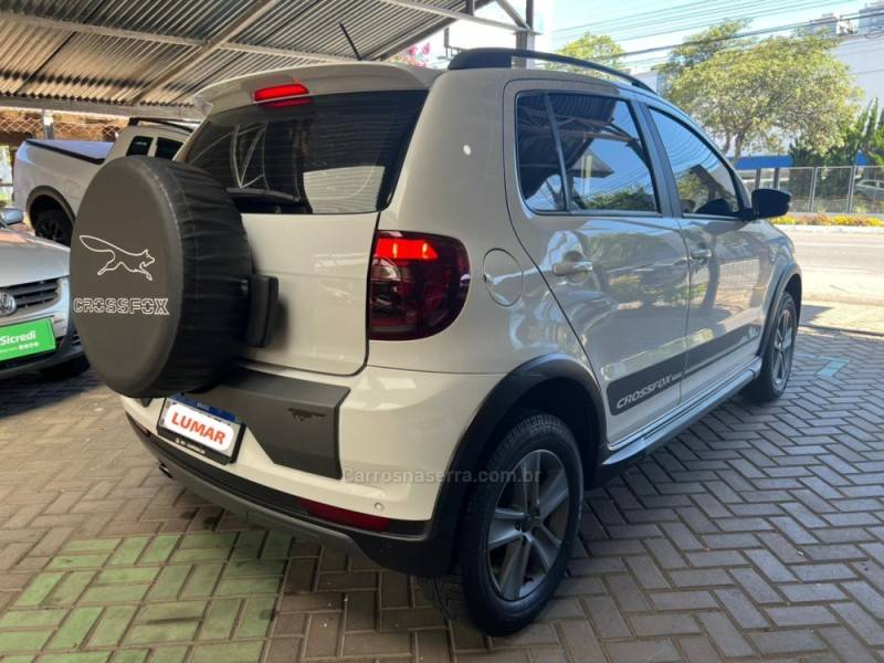VOLKSWAGEN - CROSSFOX - 2011/2012 - Branca - Sob Consulta