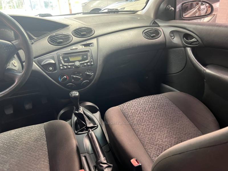 FORD - FOCUS - 2008/2009 - Prata - Sob Consulta