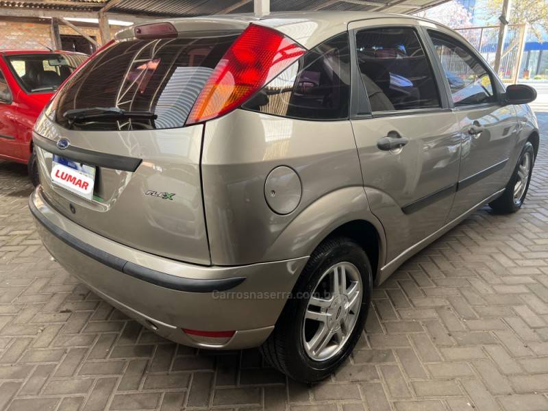 FORD - FOCUS - 2008/2009 - Prata - Sob Consulta